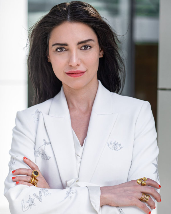 Dr. Kriya Gishen - Fellowship Trained Surgeon in Beverly Hills Dedicated to Facial Feminization